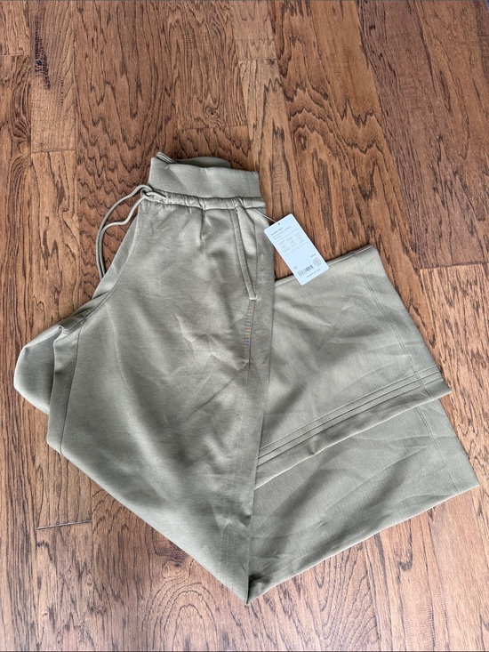 Athleta Pants - Athleta Green Allure Pant - NWT